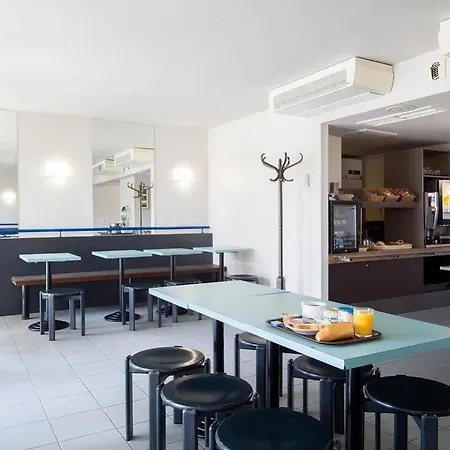 Hotel Amiens 2*